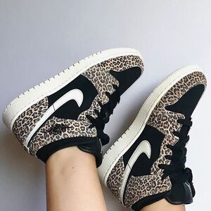 Nike Air Jordan 1 Mid SE (GS) Leopard